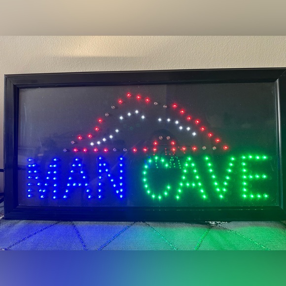 Man Cave Light Up Sign - Picture 3 of 4